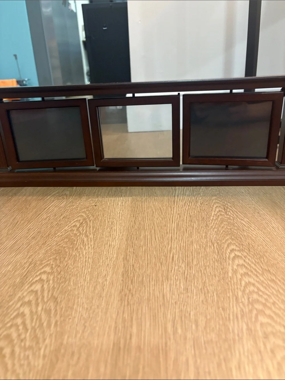 Classic Three-Opening Picture Frame.Holds 6 photos. Double sided, holds 6 photo!